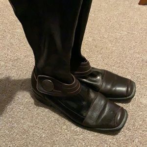 Beautiful Italian leather fashion boots with elastic calf